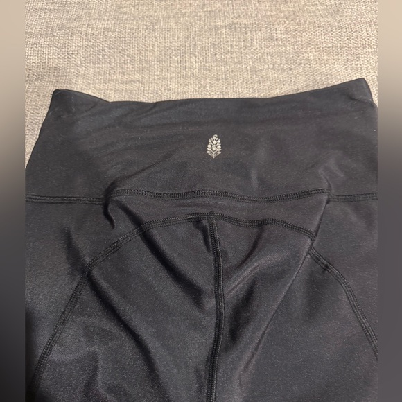 NWT Free People Black Shimmer V waist Leggings Size Small - Picture 4 of 6
